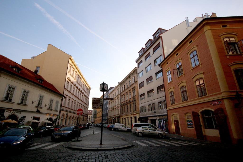 Apartment Masna 21 Praag Buitenkant foto